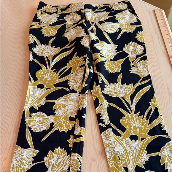 Ann Taylor Factory Pants - Ann Taylor Factory Black and Gold Floral Pants